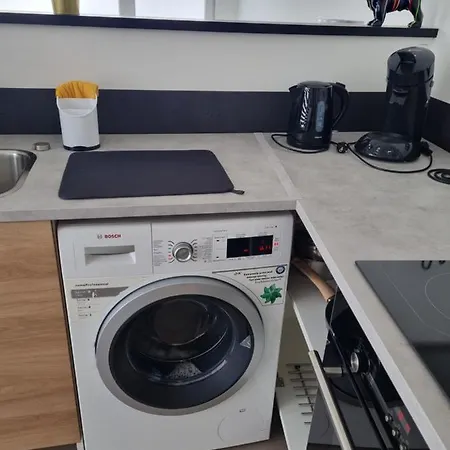Maisonnette Entierement Renovee